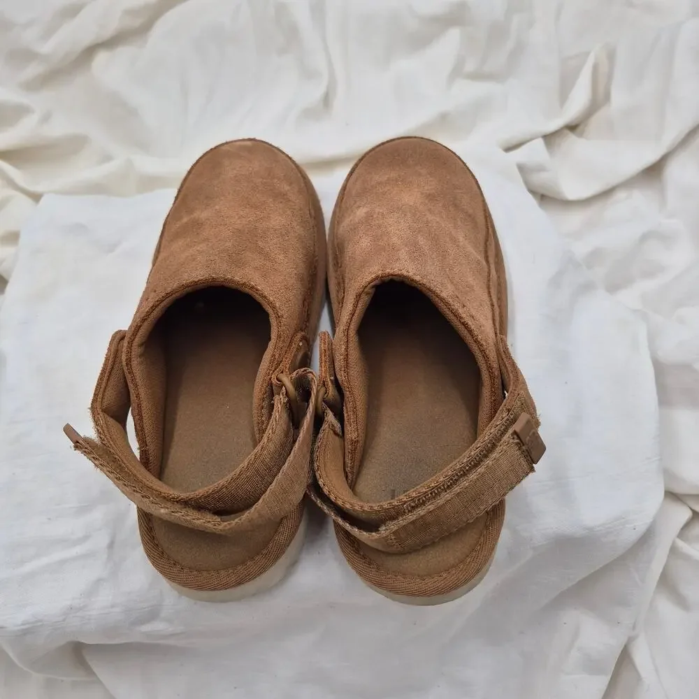 UGG Goldenstar Cozy Clog Cream chestnut Girl's size 3